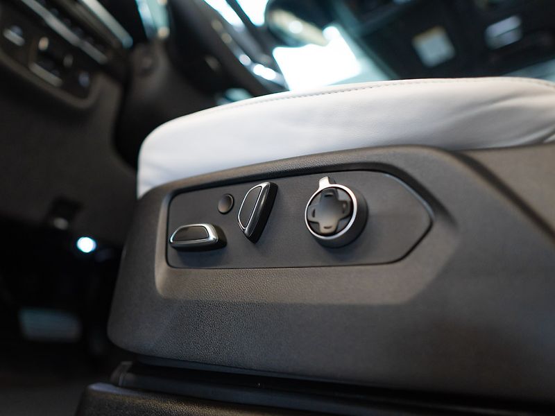 Cadillac Escalade (2026) 6.2 ESV Sport Platinum 2026 - fotka 18 z 45
