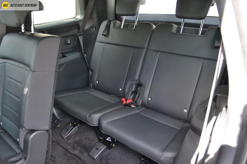 Hyundai Santa Fe 1.6T-GDI HEV 4WD CALLIGRAPHY 7 - fotka 48 z 95