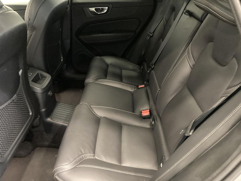 Volvo XC60 T6 eAWD Recharge Ultra Dark  - fotka 12 z 36