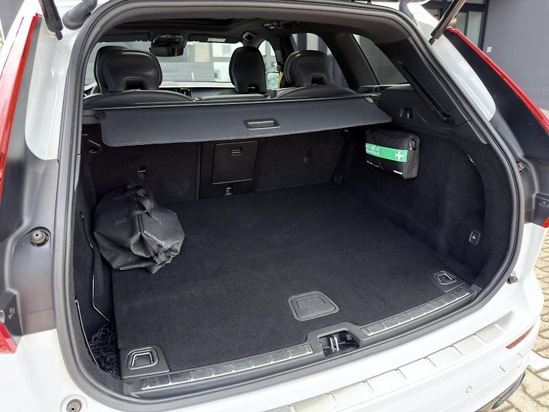 Volvo XC60 T8 AWD POLESTAR engineered - fotka 14 z 52