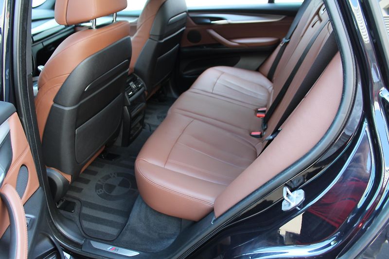 BMW X5 xDrive30d - fotka 12 z 25