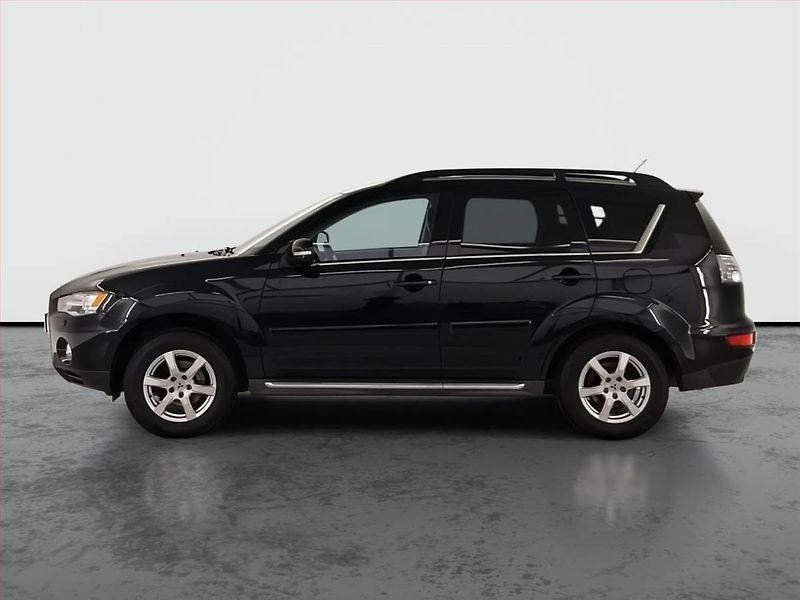 Mitsubishi Outlander (2011) 2.2 DI-D, 4X4, 7 míst - fotka 3 z 21