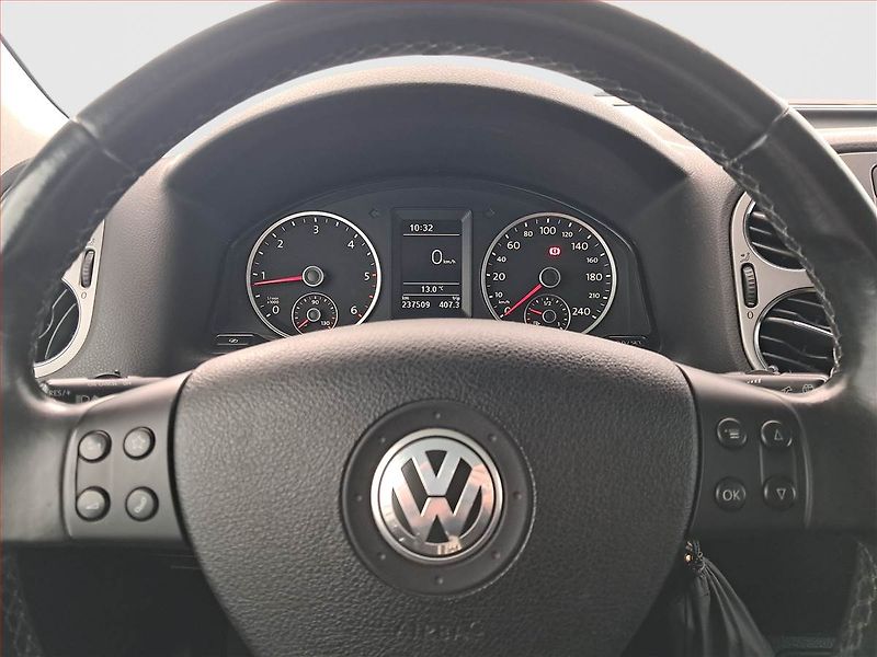 Volkswagen Tiguan (2010) 2.0 TDI, 4X4, Navi, Xenony - fotka 16 z 16
