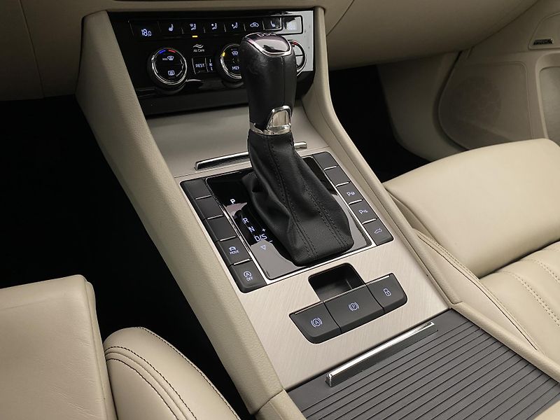 Škoda Superb COMBI 2.0TDI L&K DSG CZ - fotka 26 z 64
