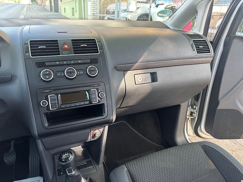 Volkswagen Touran 1.4TSi/2013/7MÍST,MAN6,103kW-Z - fotka 18 z 55