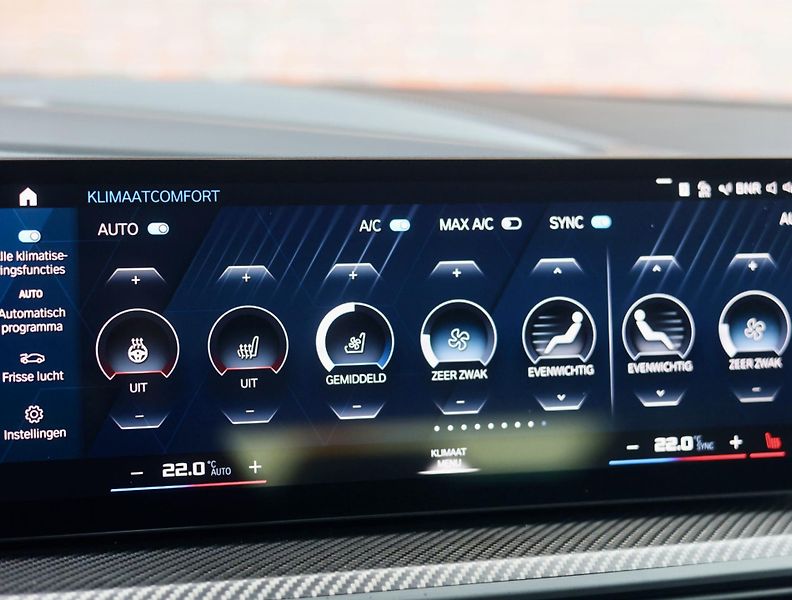 BMW XM (2023) 4.4 V8 ehybrid 480 KW - fotka 28 z 57