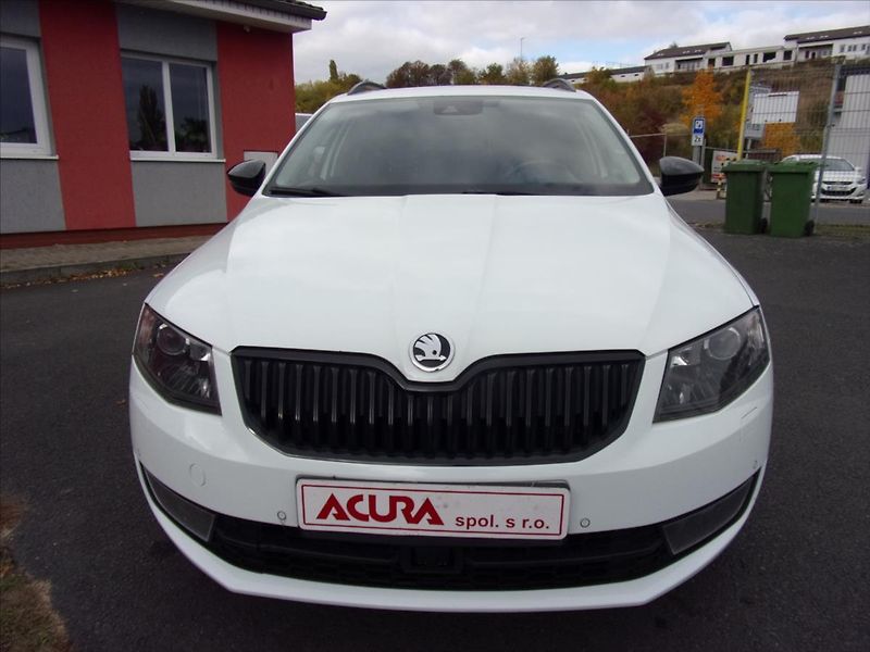 Škoda Octavia 2,0 TDI Style 110kW  Combi - fotka 8 z 26