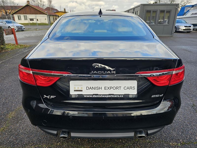Jaguar XF (2019) 2.0 25D 177kW 2019,VÝHŘEV,KŮŽE - fotka 10 z 50