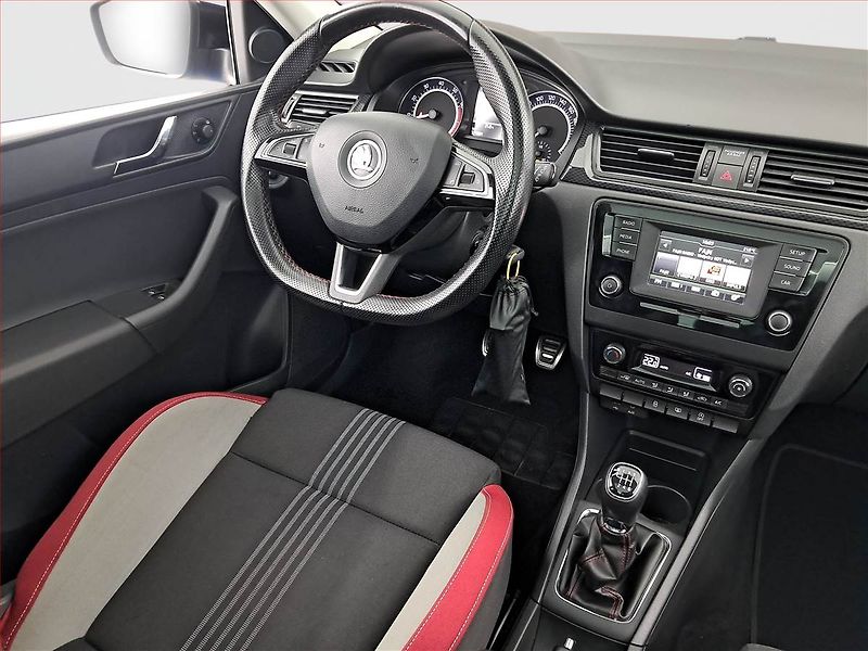 Škoda Rapid (2015) Spaceback 1.2 TSI - fotka 7 z 17