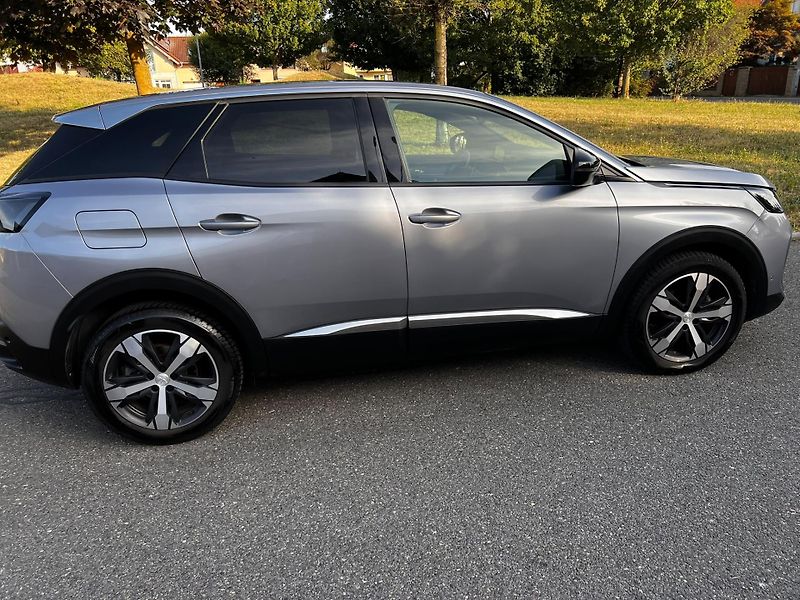 Peugeot 3008 (2024) 1.2 PureTech 96kW, Allure pack - fotka 11 z 26
