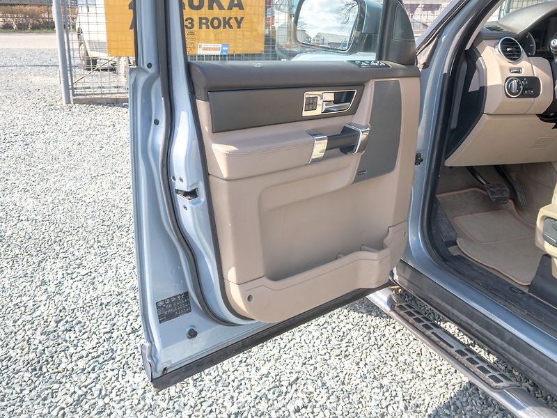 Land Rover Discovery (2012) 12/12 ČR 3.0D 188KW–1 MAJITEL - fotka 11 z 55