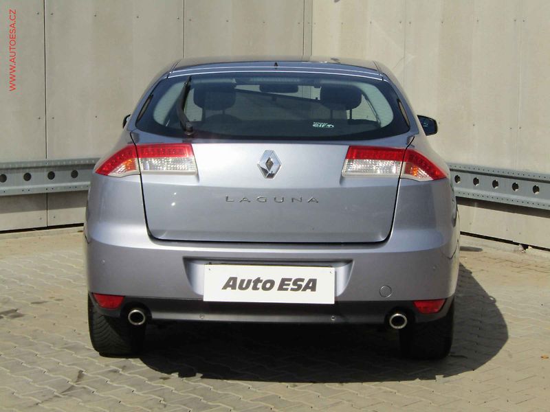 Renault Laguna (2008) 2.0 dCi, BIxen, AC, park - fotka 5 z 18