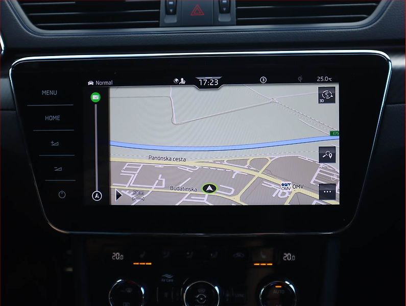 Škoda Superb (2022) Sportline 2.0 TDI - fotka 13 z 26
