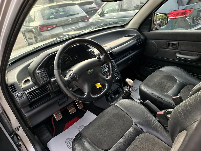 Land Rover Freelander 2.0 TD4 82 kW 4x4 - fotka 7 z 18