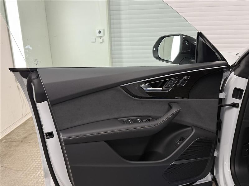 Audi Q8 3,0 50 TDI tiptronic quattro S - fotka 30 z 42