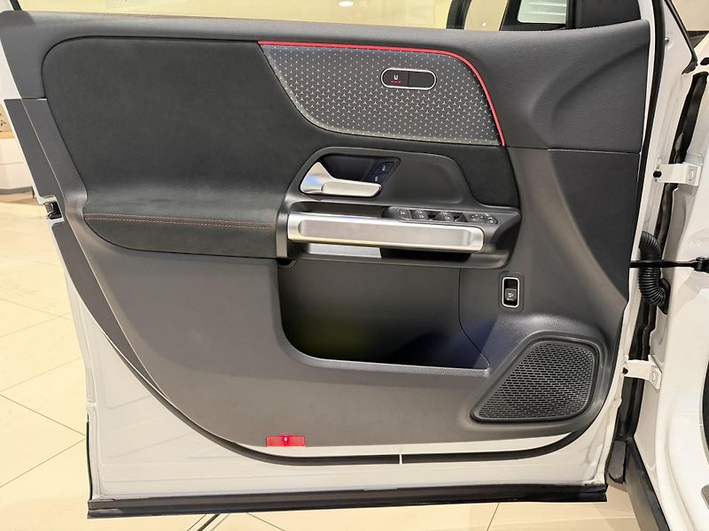 Mercedes-Benz EQB (2025) 250+/AMG/LED/PARKTRONIC  - fotka 8 z 18
