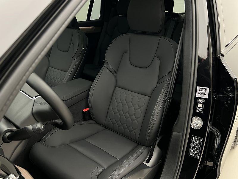 Volvo XC90 T8 AWD RECH. ULTRA DARK 7 MÍST - fotka 19 z 49