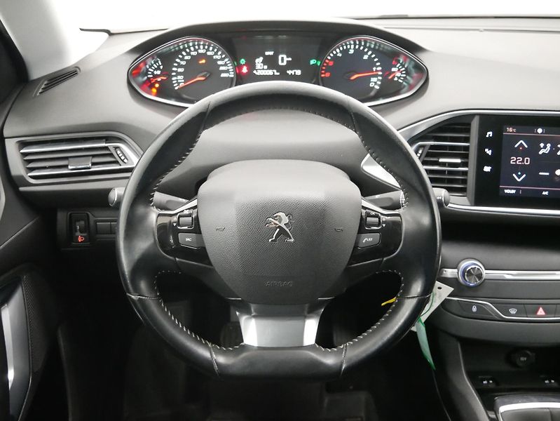 Peugeot 308 - fotka 18 z 30