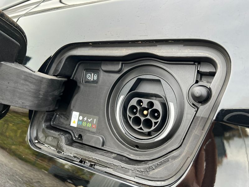 Peugeot 3008 (2021) 1.6 Plug-In-hybrid! ALLURE! - fotka 37 z 40