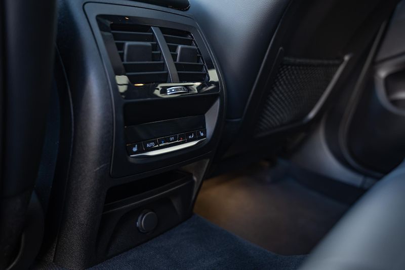 BMW X4 (2019) M40d PANO, LED, HD Hi-Fi - fotka 25 z 28