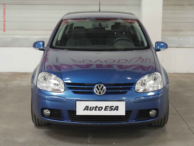 Volkswagen Golf (2007) 1.4i, autoAC - fotka 2 z 17