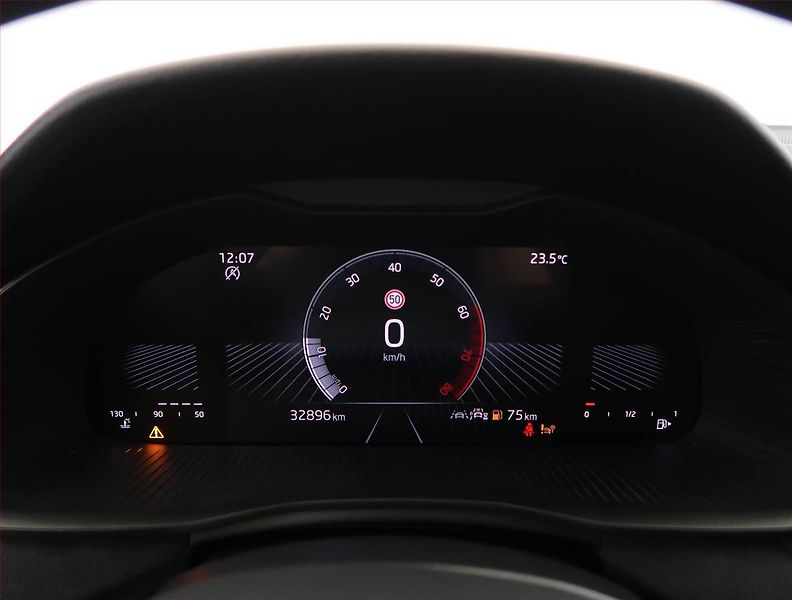 Škoda Scala (2024) Drive 1.0 TSI - fotka 11 z 23