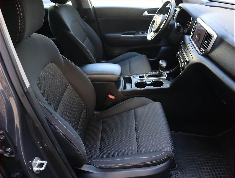 Kia Sportage (2021) 1.6 CRDi, Automat, Serv.kniha - fotka 9 z 23