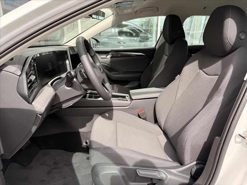 Volkswagen Passat (2025) 1,5 eTSI 110 kW mHEV - fotka 13 z 19