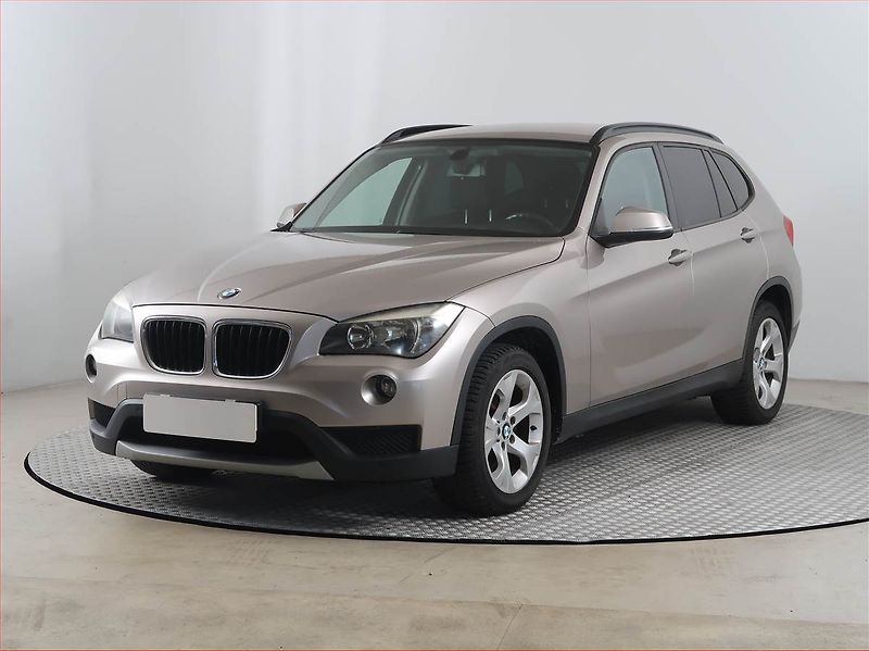 BMW X1 (2013) sDrive18d, Automat - fotka 2 z 16