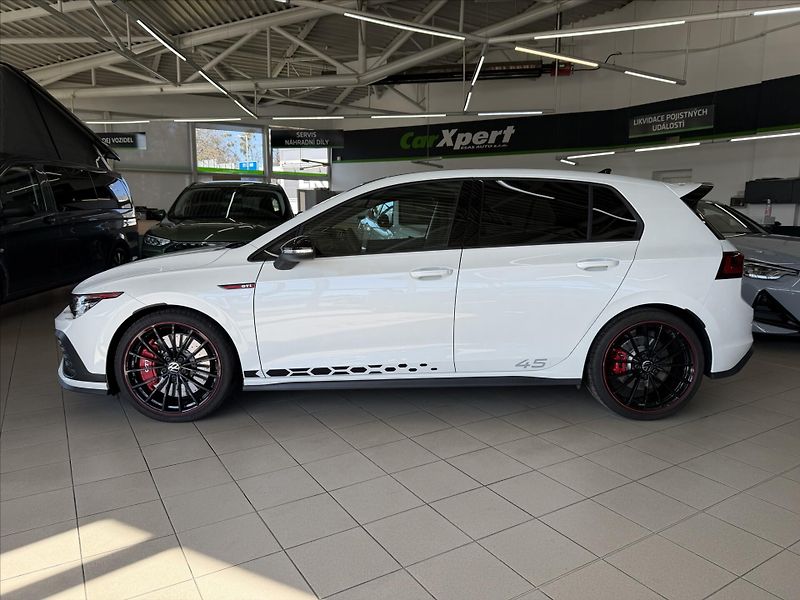 Volkswagen Golf 2,0   GTI EDICE 45 300 PS Akra - fotka 10 z 31