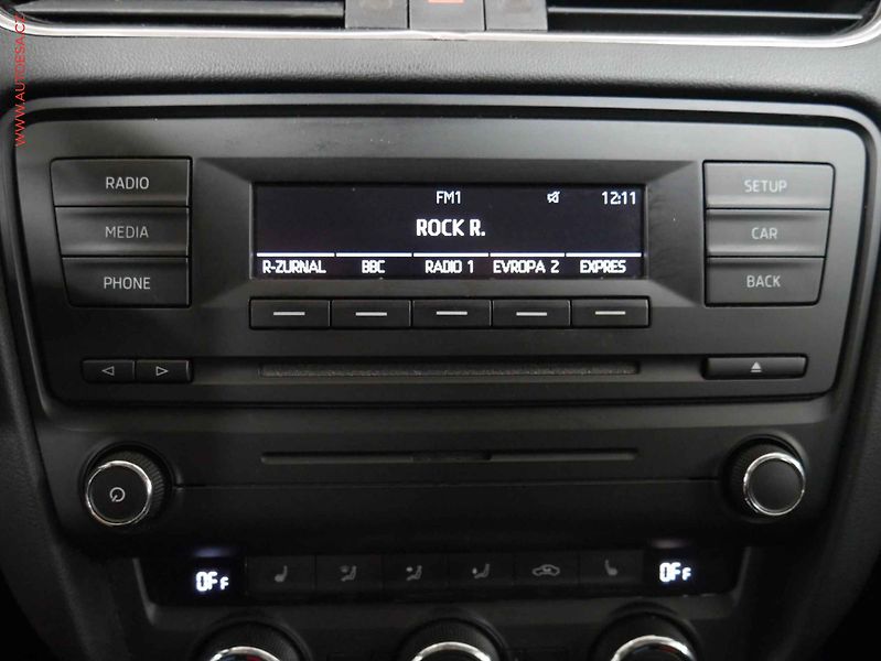 Škoda Octavia (2013) 2.0TDi, ČR, AAC, p.čidla - fotka 17 z 20
