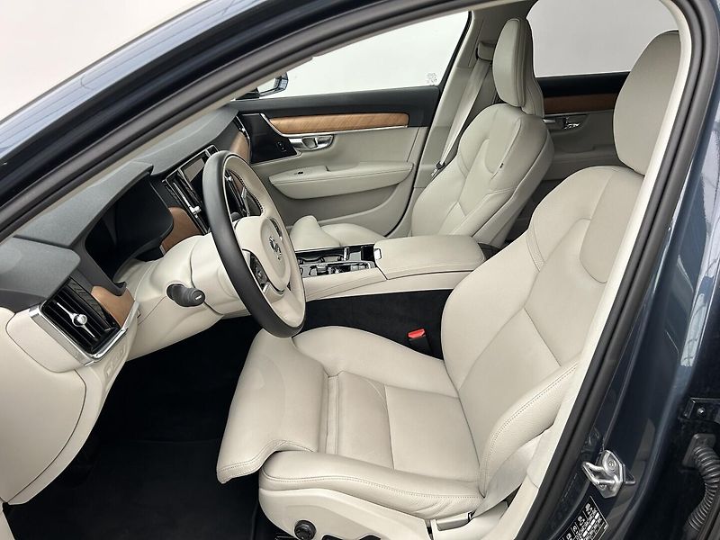 Volvo V90 2.0 Recharge 4x4 Inscription - fotka 10 z 29