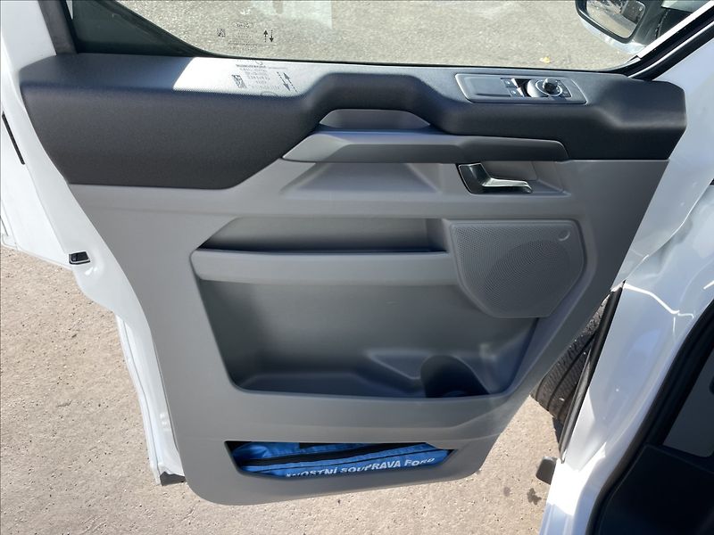 Ford Tourneo 2,0 EcoBlue AWD A8 L2 Titanium - fotka 12 z 21