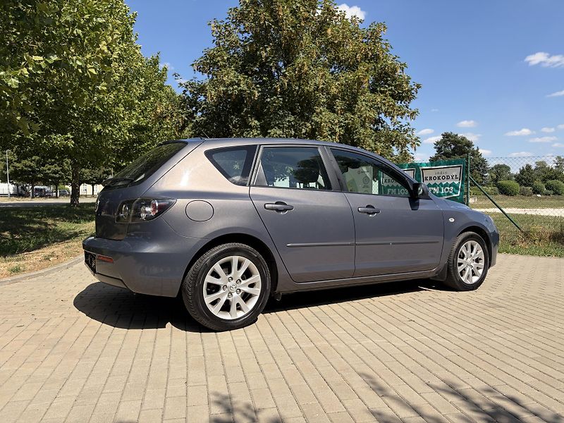 Mazda 3 2.0 Sport Active - fotka 11 z 31