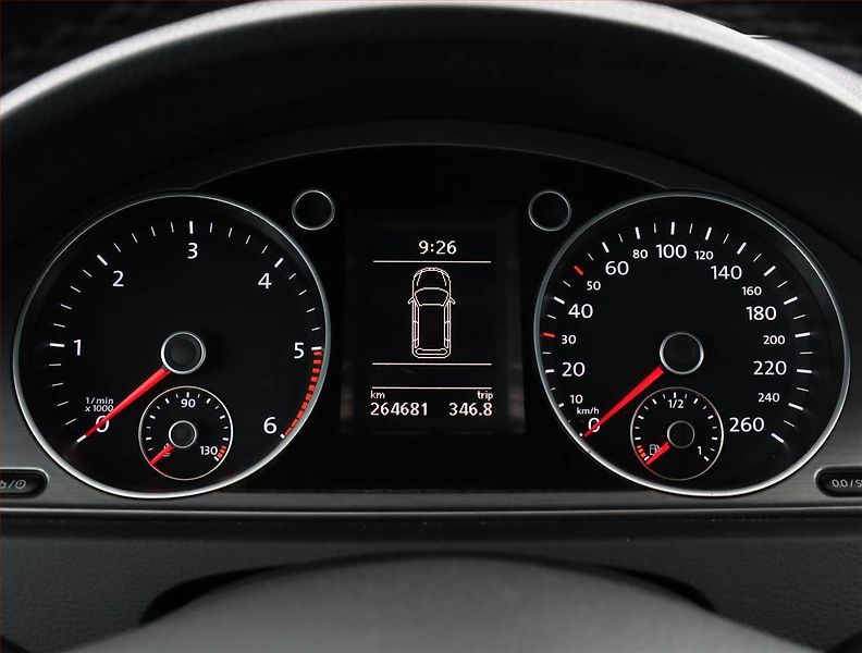 Volkswagen Passat (2014) 2.0 TDI, Automat, Xenony - fotka 9 z 17