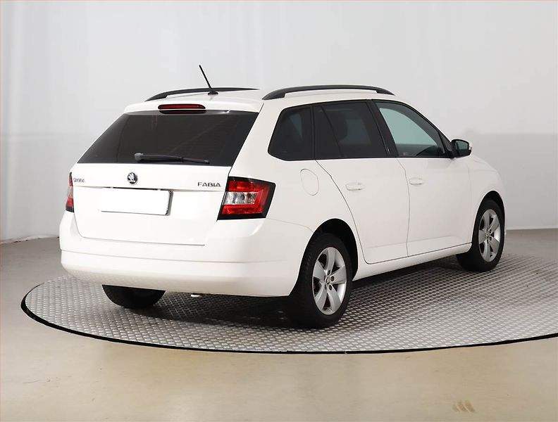 Škoda Fabia (2017) 1.0 TSI - fotka 5 z 19