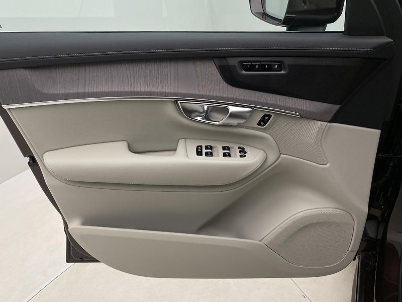 Volvo XC90 (2026) T8 AWD Plug-in BRIGHT PLUS 7m - fotka 7 z 68