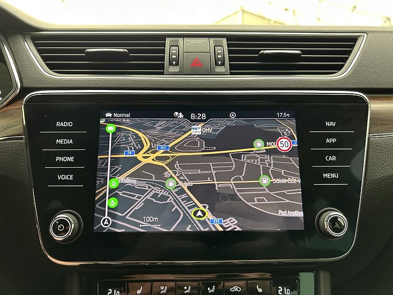 Škoda Superb 2.0 TDI 4x4 Scout - fotka 8 z 31