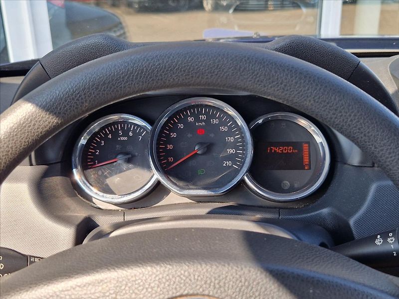 Dacia Duster 1,6 i 84kW AC NOSIČ HEZKÝNÁJ. - fotka 20 z 27