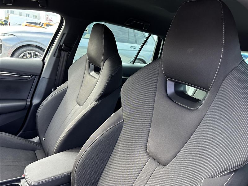 Škoda Octavia 2,0 TDI 110kW Style - fotka 27 z 48