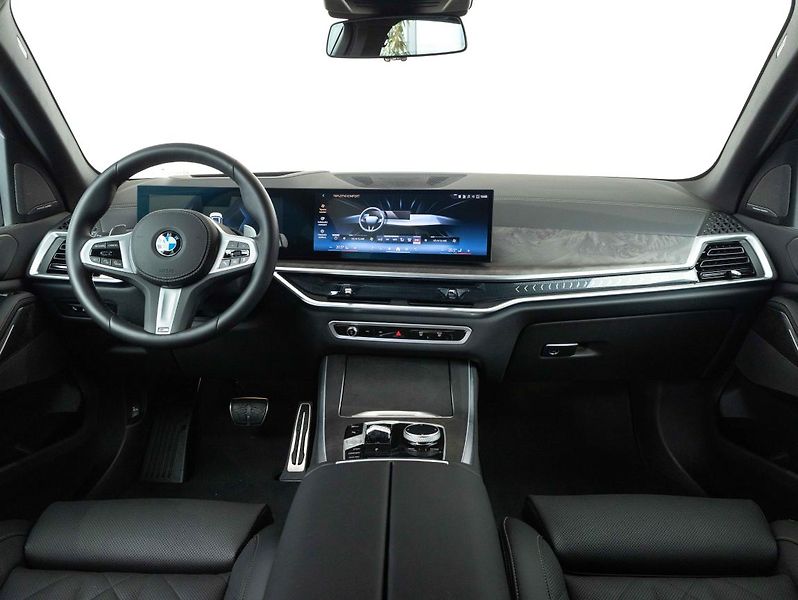BMW X5 xDrive30d - fotka 12 z 24