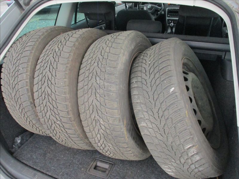 Škoda Octavia 1,6 TDI, aut. klima, servis - fotka 9 z 20