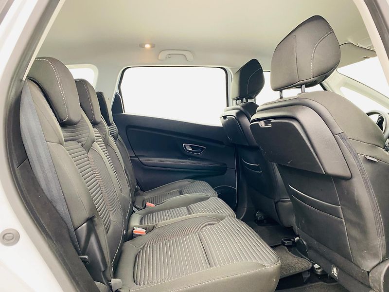 Renault Grand Scénic 1,2   1.2 Tce 97kW Intense - fotka 7 z 25
