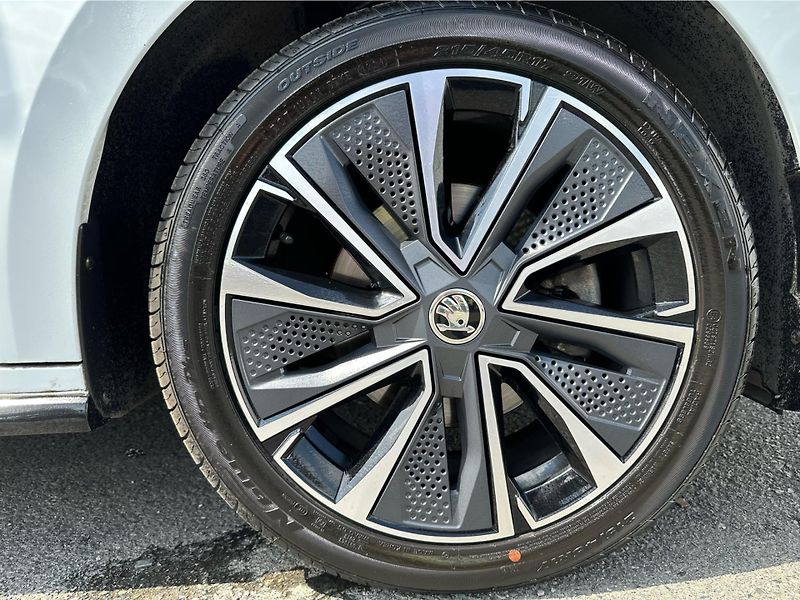 Škoda Fabia MONTE CARLO 1.5TSI DSG - fotka 24 z 25