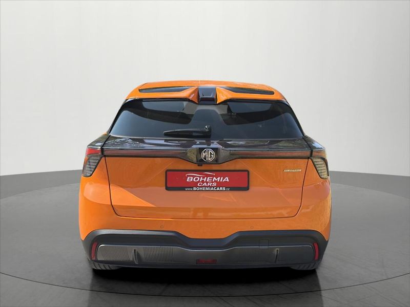 MG MG4 0,0 EV 150kW LUXURY Sport DPH - fotka 6 z 32
