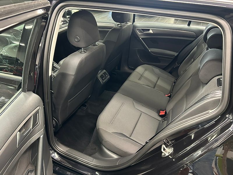 Volkswagen Golf (2019) 1.5 TGI Comfort MAN 2019 | Zár - fotka 18 z 62
