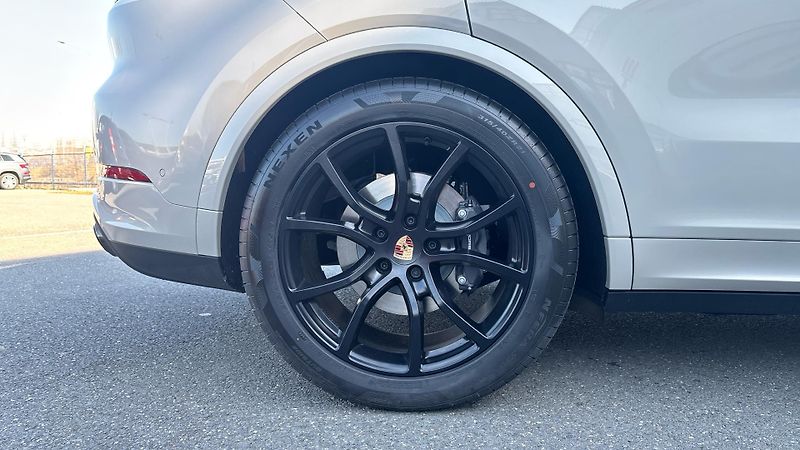 Porsche Cayenne (2026) E-Hybrid Coupé - fotka 12 z 24