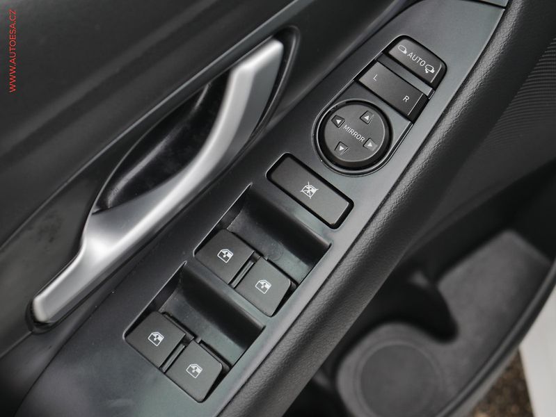 Hyundai i30 (2018) 1.4T-GDi, 2.maj,ČR, AC, park - fotka 19 z 21