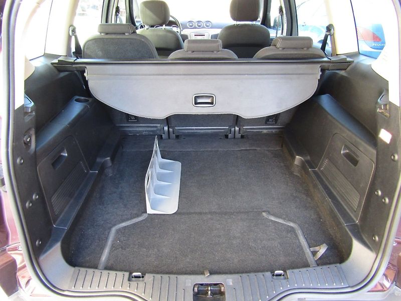 Ford S-MAX (2010) 2.0 TDCi EURO 5 - fotka 24 z 43