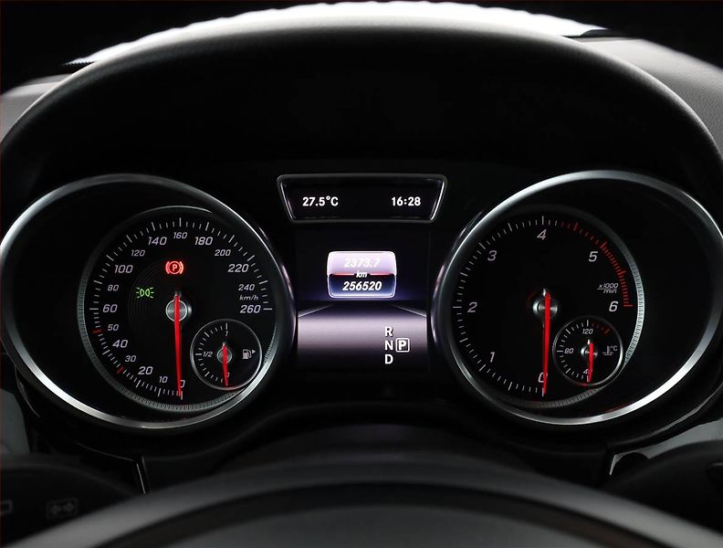 Mercedes-Benz GLE (2016) 350 d, 4X4, Automat - fotka 9 z 19